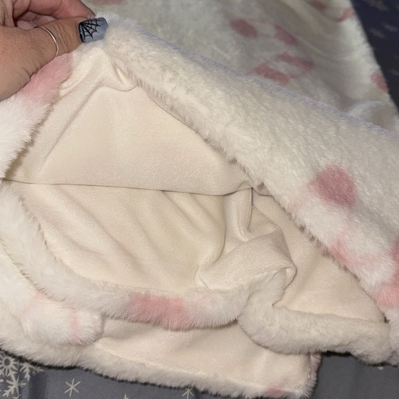 Rachel Roy Plush Candy Cane Throw Blanket Home Decor - Picture 3 of 8